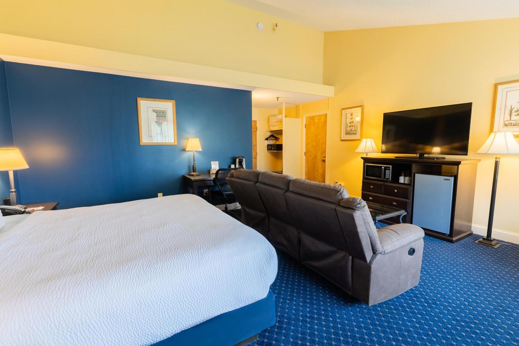 Fireside Inn & Suites Уотървил Екстериор снимка